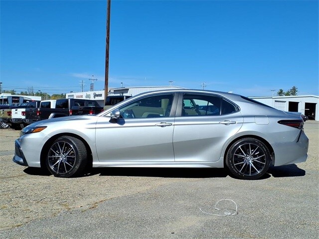 2024 Toyota Camry SE photo 2