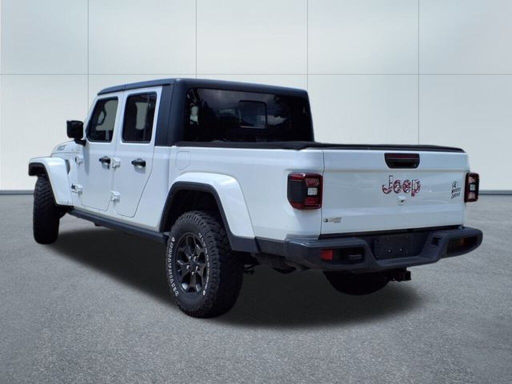 Used 2021 Jeep Gladiator Willys Truck Crew Cab