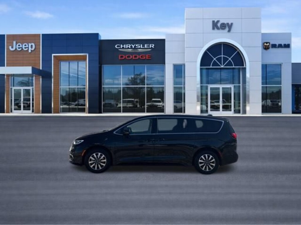 Used 2024 Chrysler Pacifica Plug-In Hybrid Select Van Passenger Van