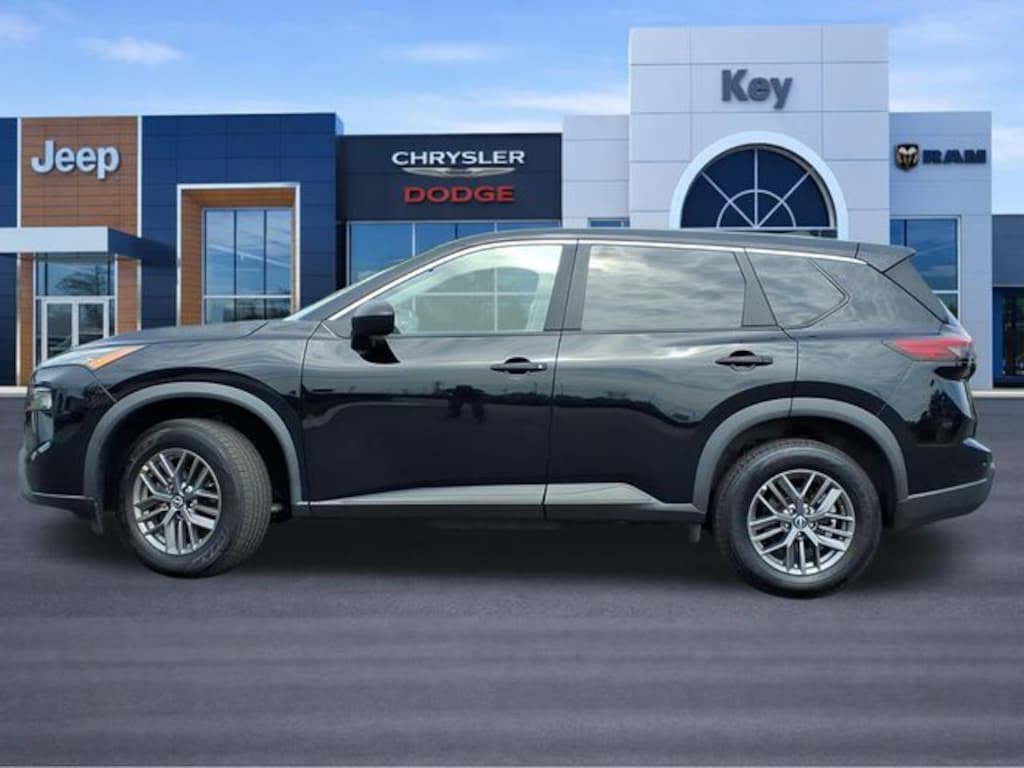 Used 2024 Nissan Rogue S SUV