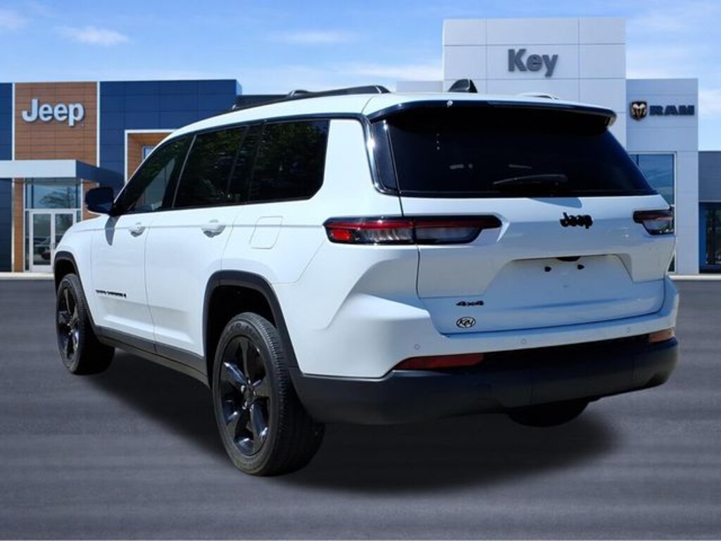 Used 2023 Jeep Grand Cherokee Altitude SUV