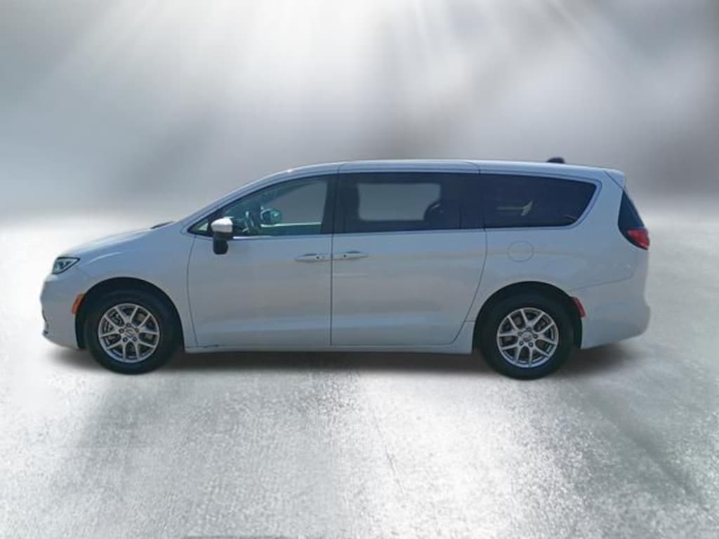 Used 2023 Chrysler Pacifica Touring L Van Passenger Van