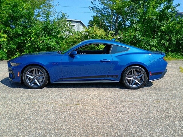 2024 Ford Mustang GT Premium photo 2