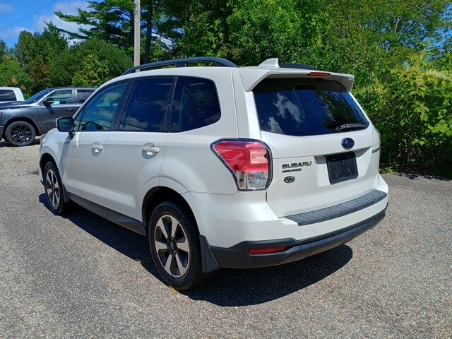 2018 Subaru Forester 2.5i Premium photo 2