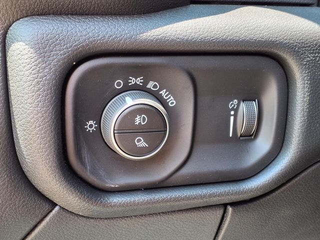 2025 RAM 2500 Tradesman - Photo 16