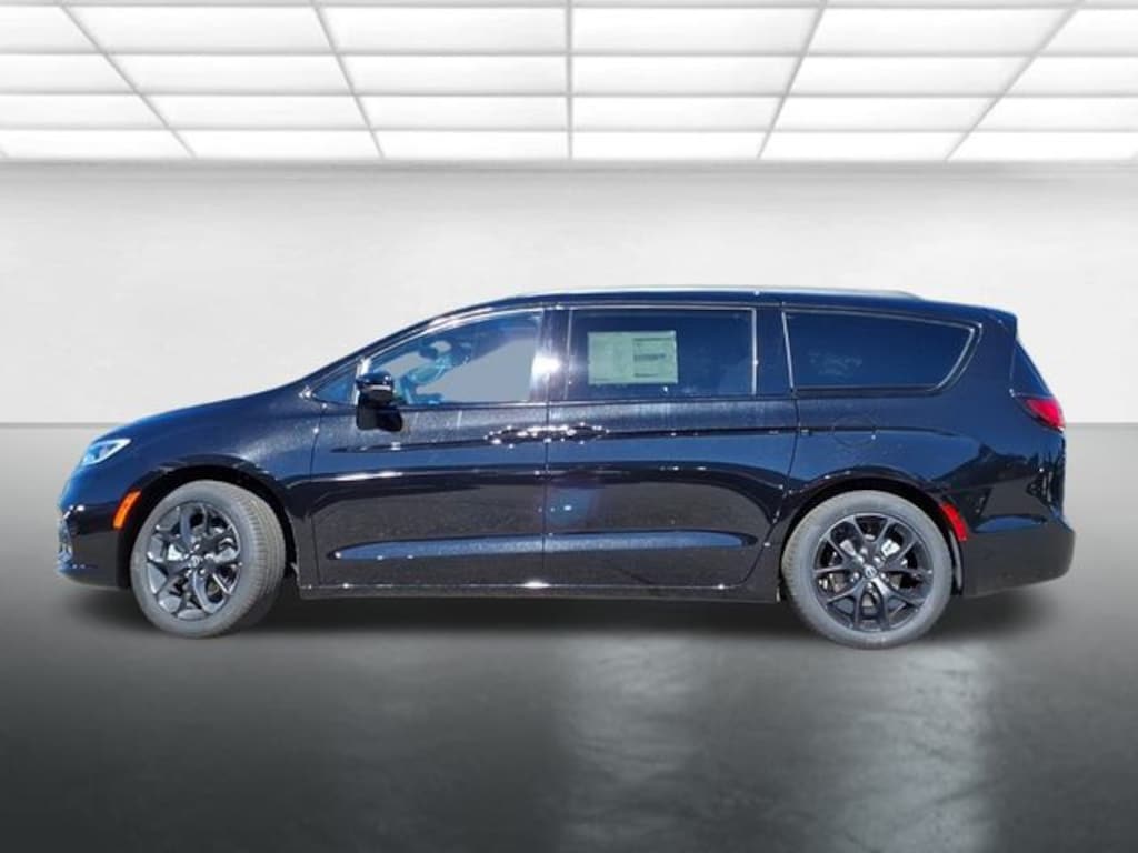New 2026 Chrysler Pacifica Select Passenger Van