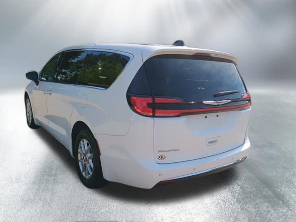 Used 2023 Chrysler Pacifica Touring L Van Passenger Van