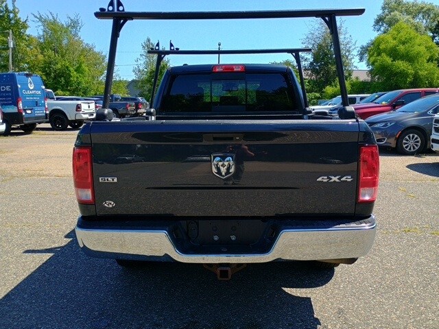 2016 Ram 1500 SLT photo 4