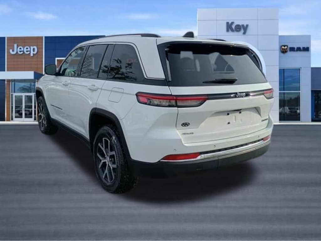 Used 2023 Jeep Grand Cherokee Limited SUV