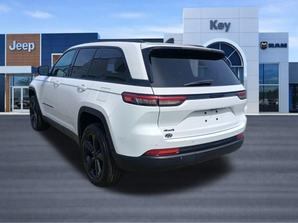 Certified 2023 Jeep Grand Cherokee Laredo SUV