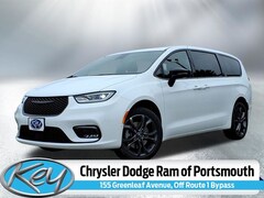 2026 Chrysler Pacifica Select Passenger Van