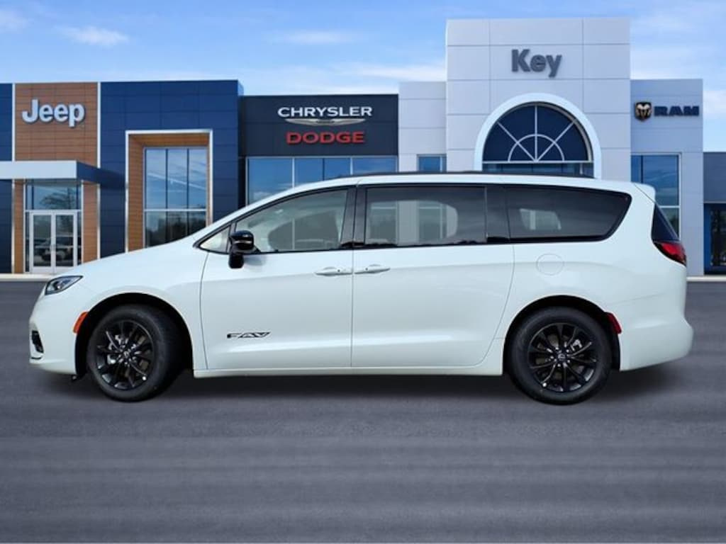 New 2025 Chrysler Pacifica Select Passenger Van