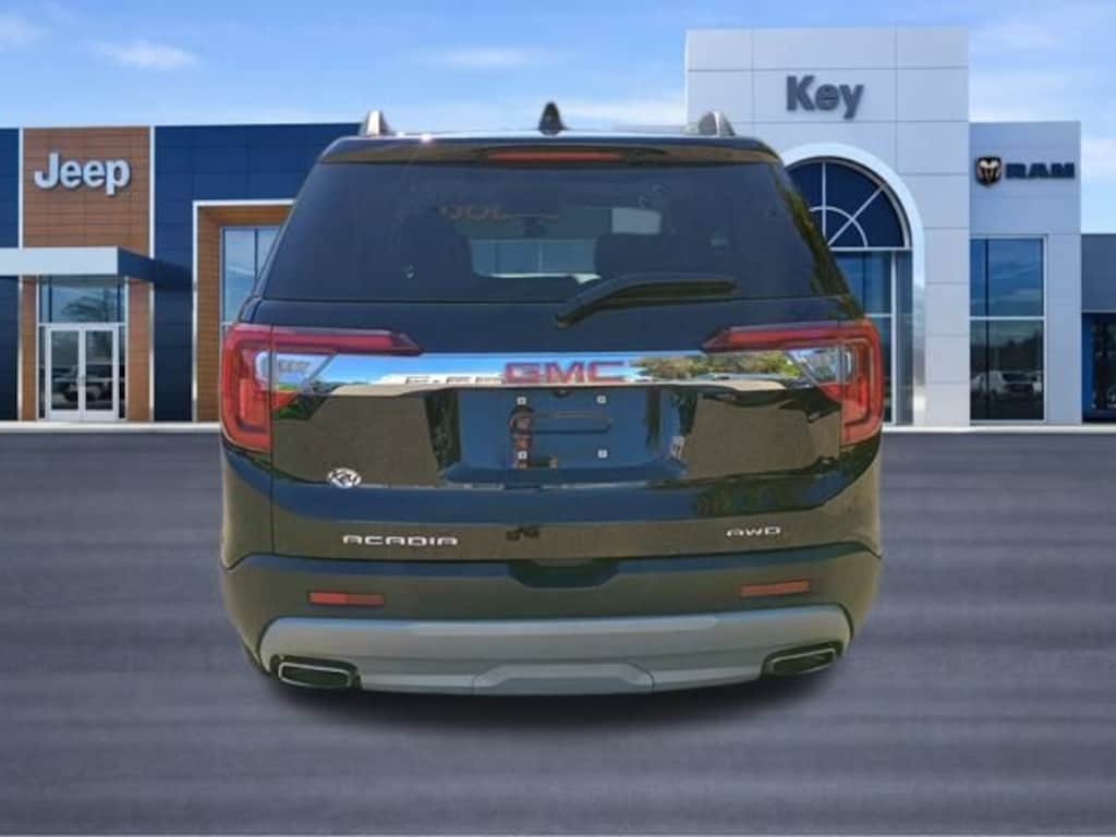 Used 2023 GMC Acadia SLT SUV