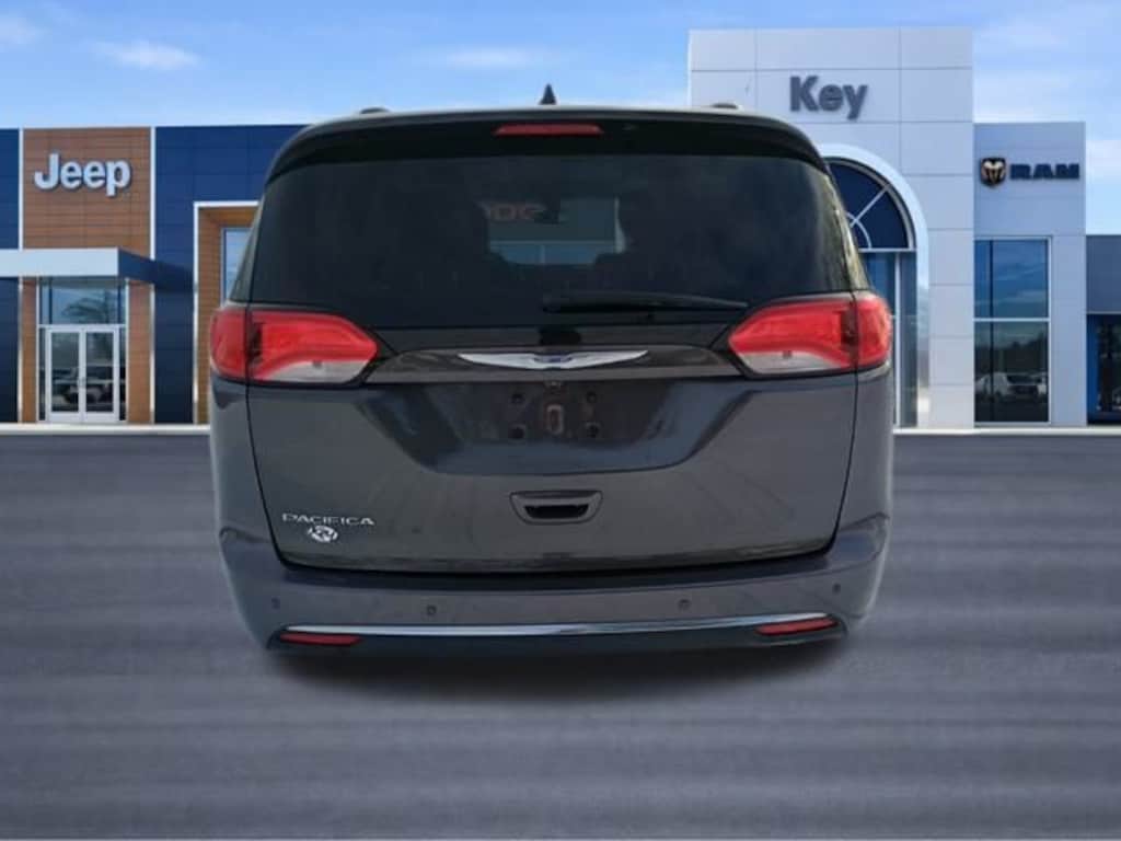 Used 2019 Chrysler Pacifica Touring L Plus Van Passenger Van