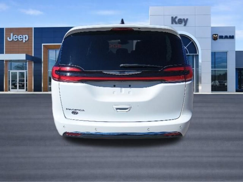 Used 2023 Chrysler Pacifica Touring L Van Passenger Van