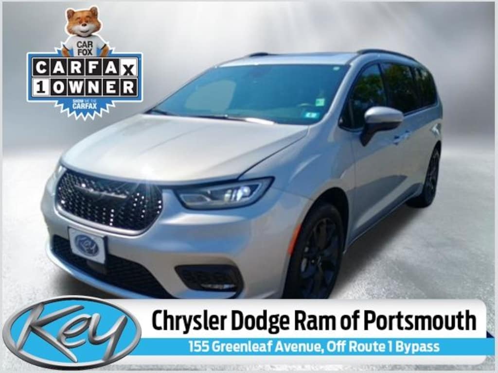 Used 2023 Chrysler Pacifica Touring L Van Passenger Van