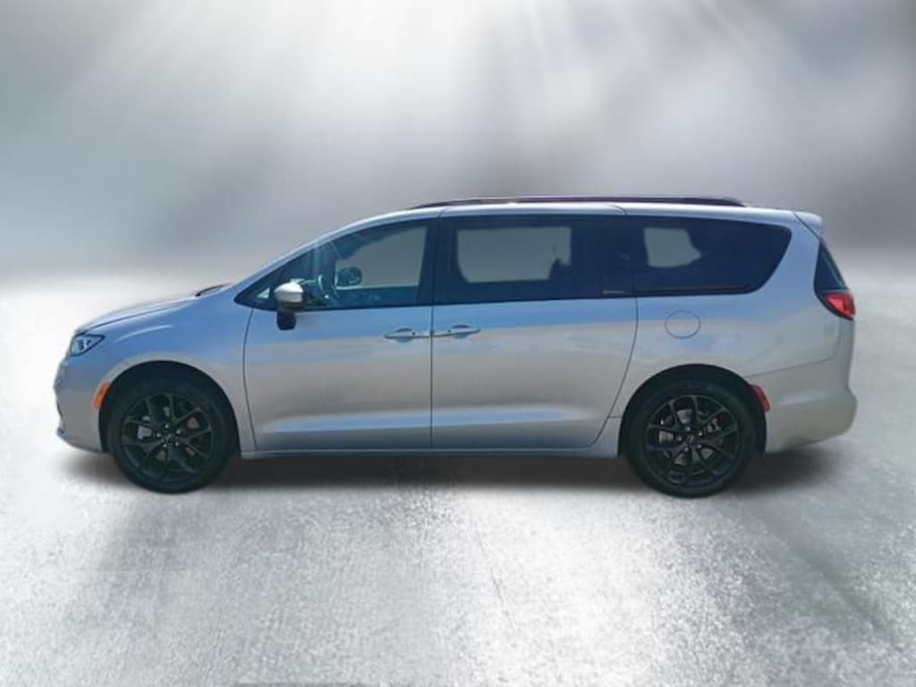 Used 2023 Chrysler Pacifica Touring L Van Passenger Van