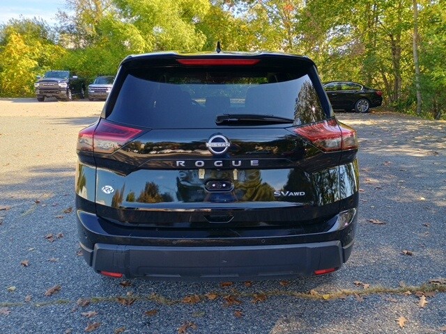 2024 Nissan Rogue SV photo 4