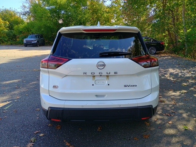 2024 Nissan Rogue SV photo 4