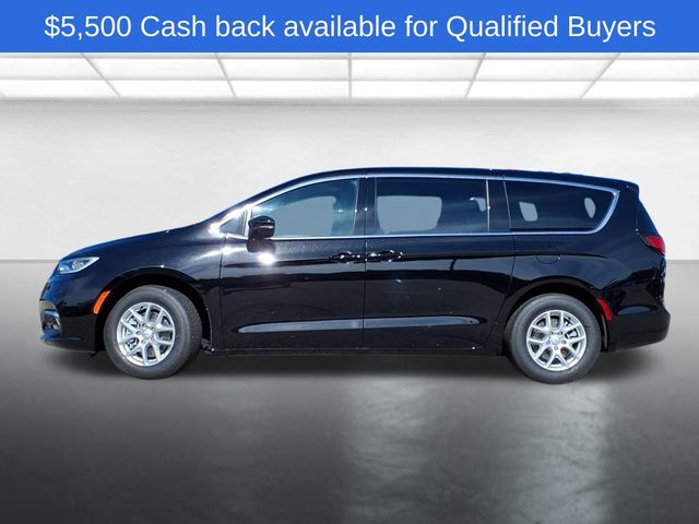 2026 Chrysler Pacifica photo 2