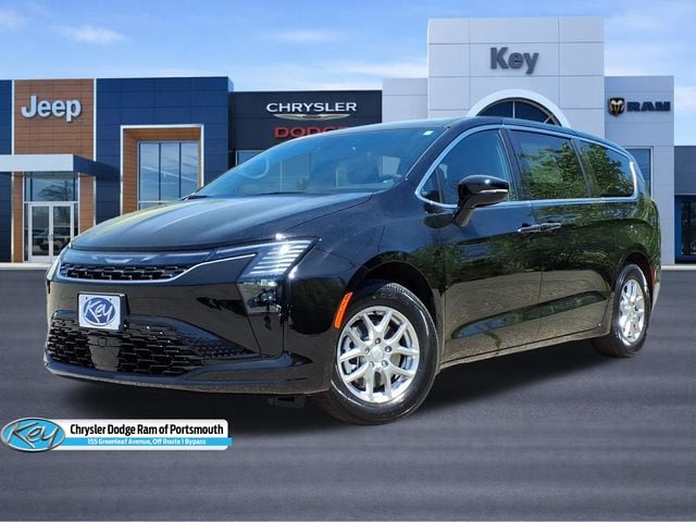 2027 Chrysler Pacifica Select's photo