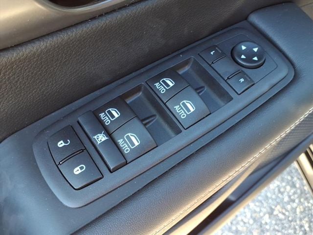 2026 Chrysler Pacifica Select - Photo 18