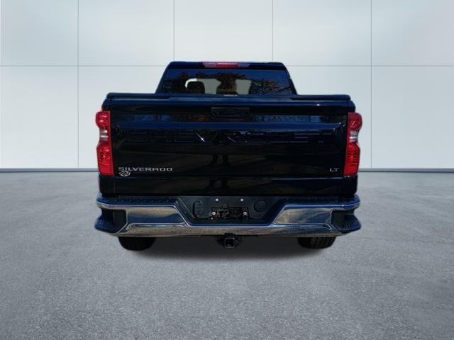 2023 Chevrolet Silverado 1500 LT photo 2