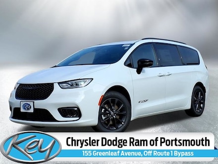 2025 Chrysler Pacifica Select Passenger Van