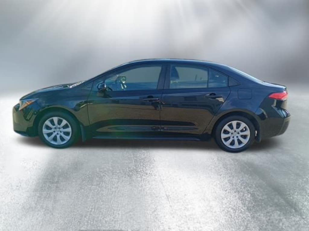 Used 2022 Toyota Corolla LE Sedan