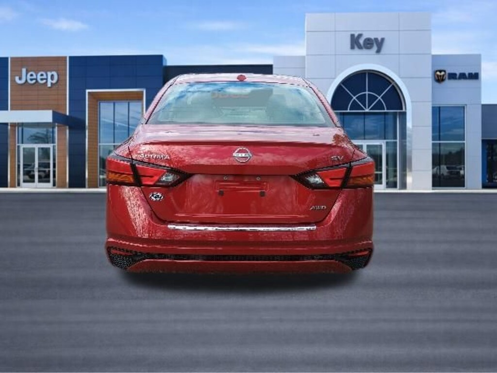 Used 2023 Nissan Altima 2.5 SV Sedan