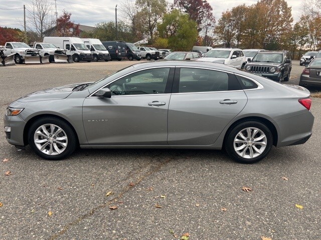 2023 Chevrolet Malibu 1LT photo 2