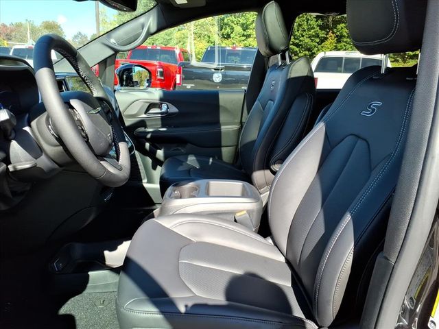 2026 Chrysler Pacifica Select - Photo 8
