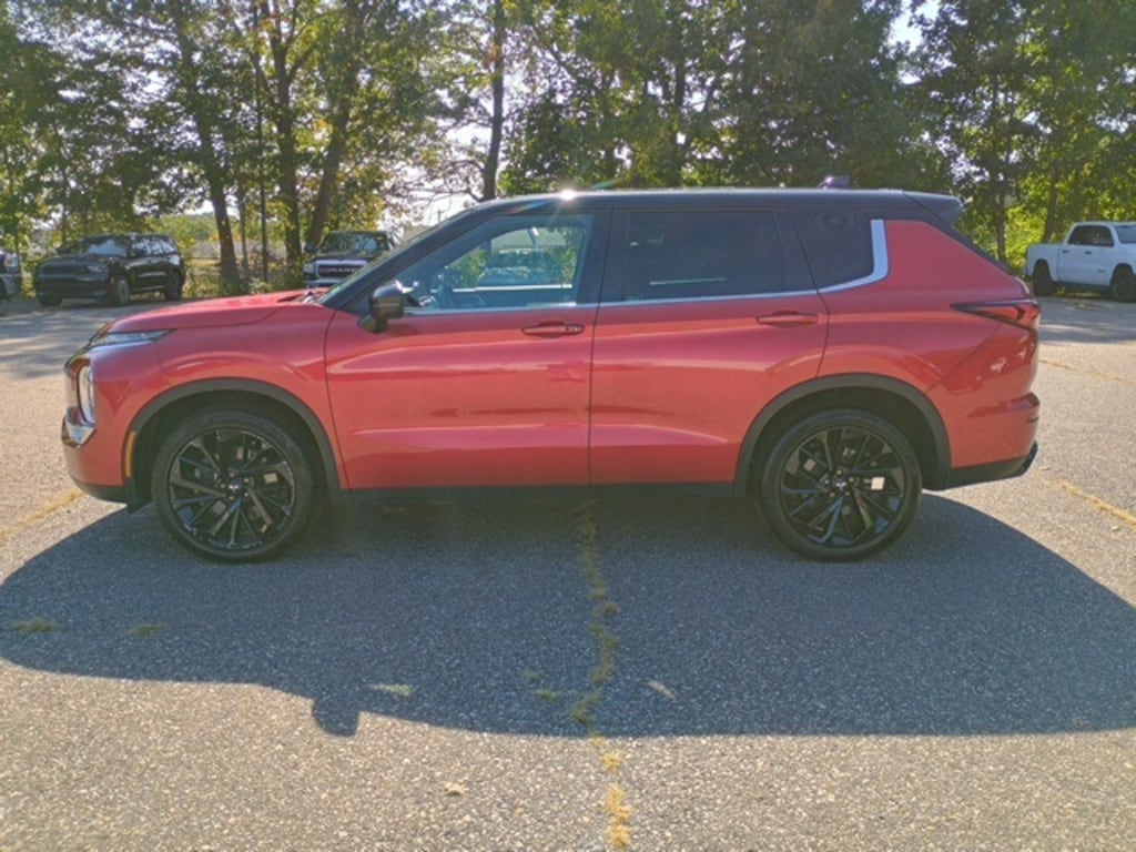 Used 2023 Mitsubishi Outlander SEL SUV