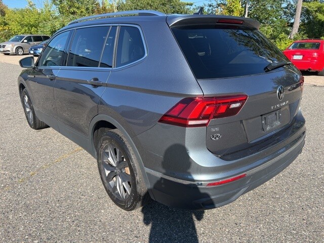 2022 Volkswagen Tiguan SE photo 2