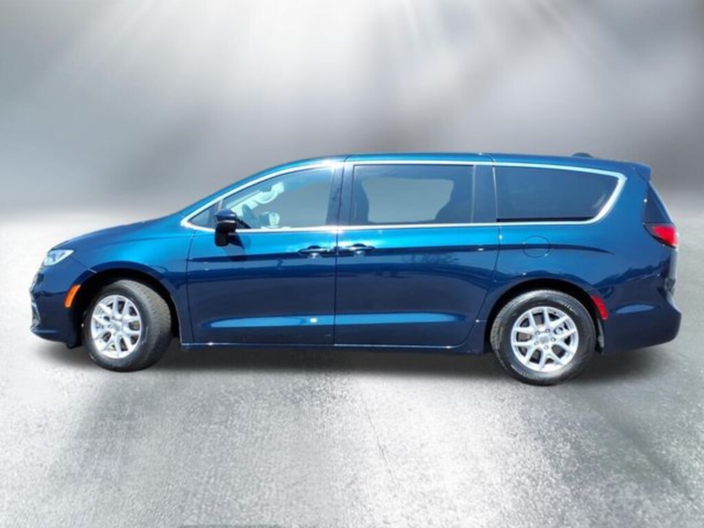 Used 2023 Chrysler Pacifica Touring L Van Passenger Van