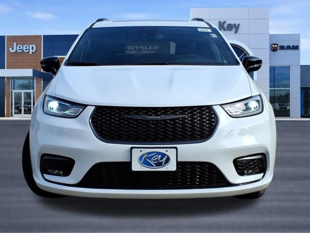 New 2025 Chrysler Pacifica Select Passenger Van