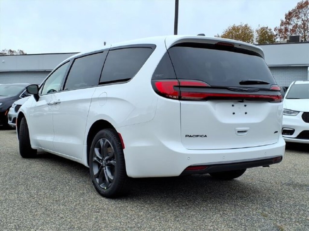 Used 2026 Chrysler Pacifica Select Van Passenger Van