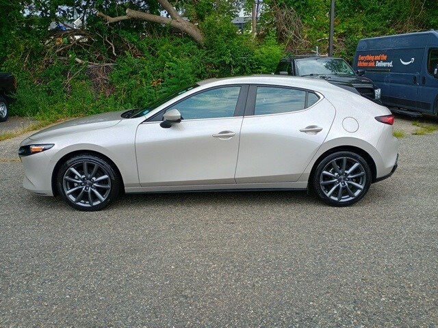 2023 Mazda Mazda3 Hatchback 2.5 s Preferred photo 2