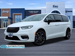 2026 Chrysler Pacifica Select Passenger Van