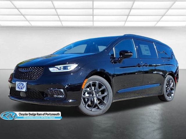 2026 Chrysler Pacifica Passenger Van 