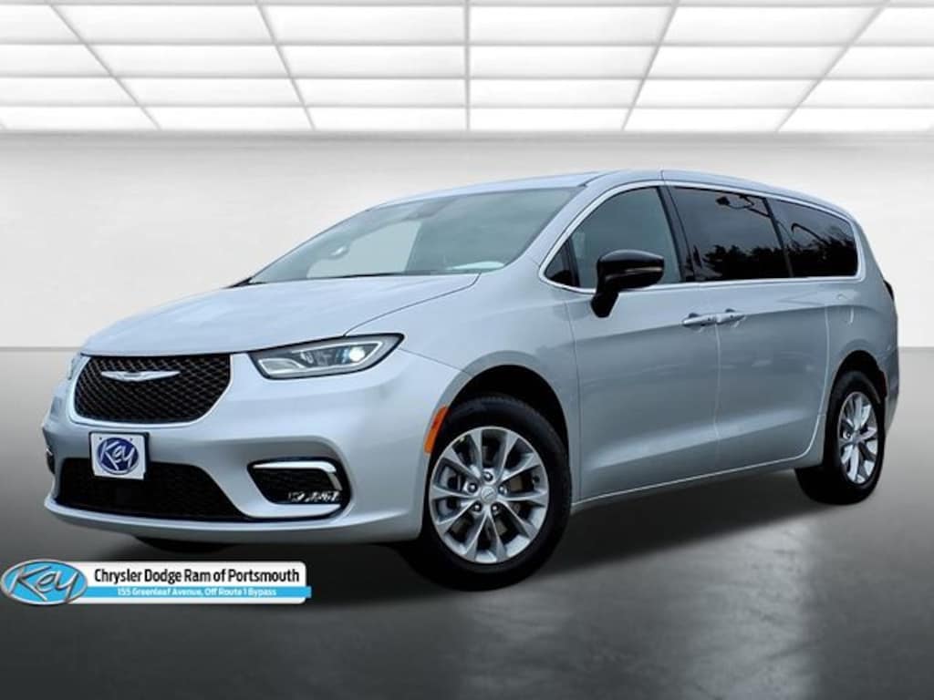 New 2026 Chrysler Pacifica Select Passenger Van
