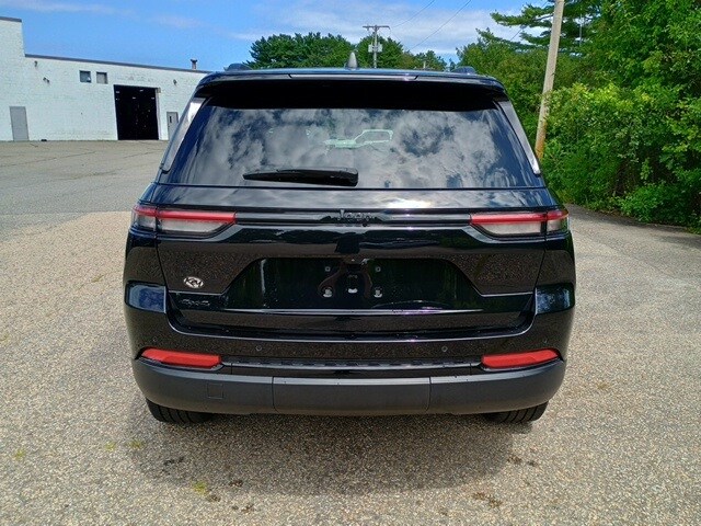 2023 Jeep Grand Cherokee Laredo Altitude X Black photo 2