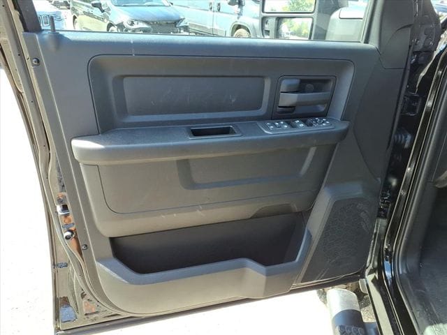 2025 RAM 3500 Tradesman - Photo 14
