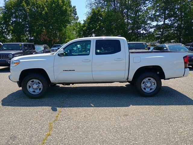 2022 Toyota Tacoma SR5 V6 photo 2