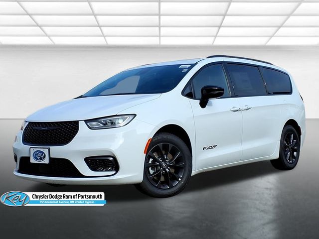 2025 Chrysler Pacifica Select's photo
