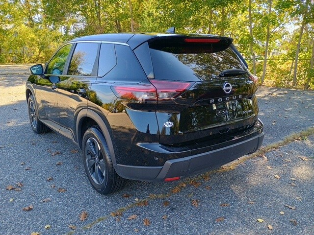 2024 Nissan Rogue SV photo 3