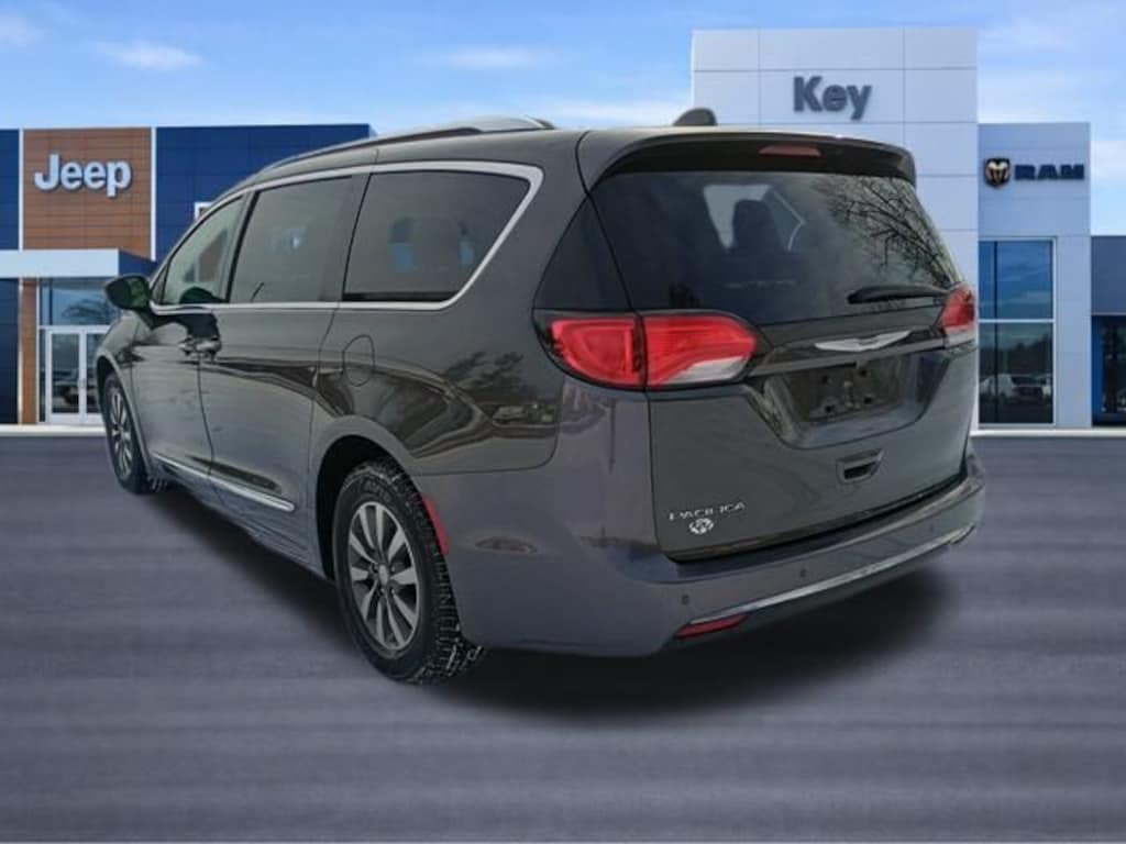 Used 2019 Chrysler Pacifica Touring L Plus Van Passenger Van