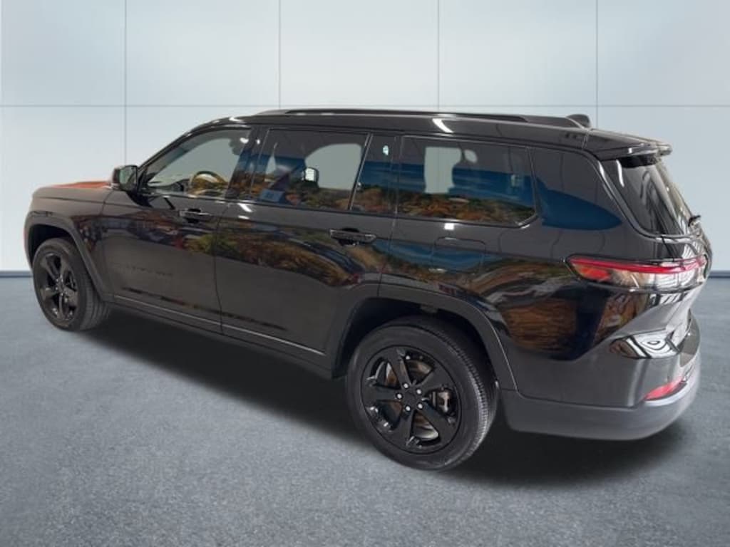 Used 2023 Jeep Grand Cherokee L Laredo SUV