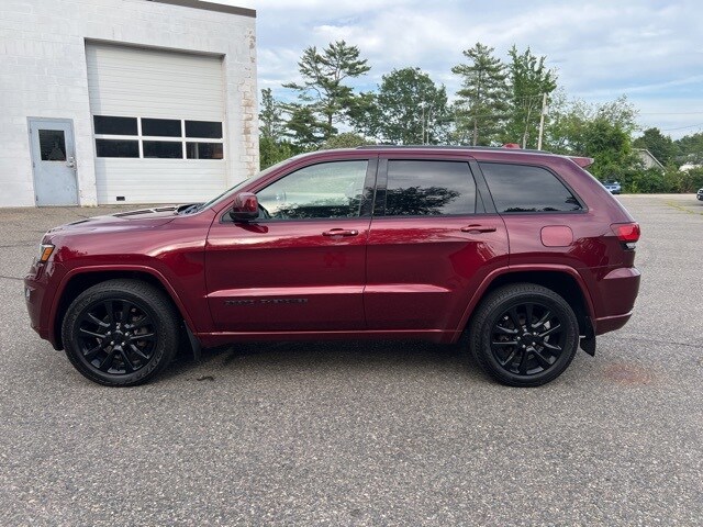 2018 Jeep Grand Cherokee Laredo Altitude photo 2