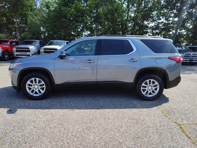 2021 Chevrolet Traverse Cloth 1LT photo 2